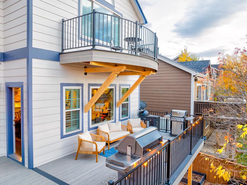 Deck railing lighting