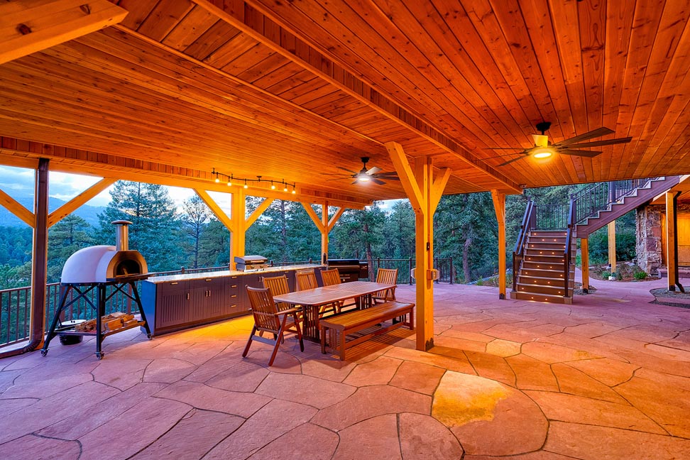 Covered Patio with outdoor kitchen