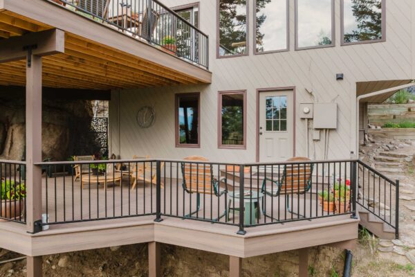 Composite deck with aluminum railing
